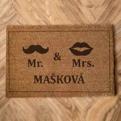 Personalizovaná rohožka na vstupní dveře - MR & MRS