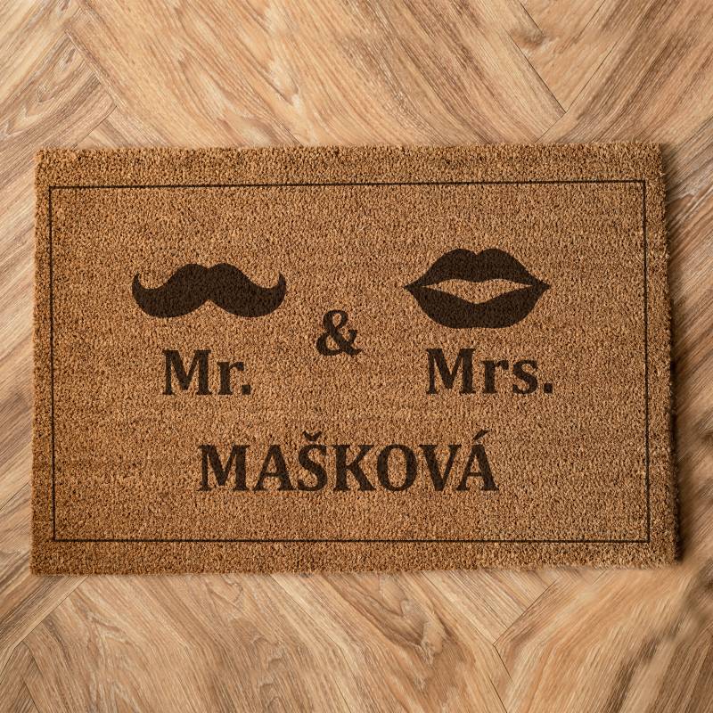 Personalizovaná rohožka na vstupní dveře - MR & MRS